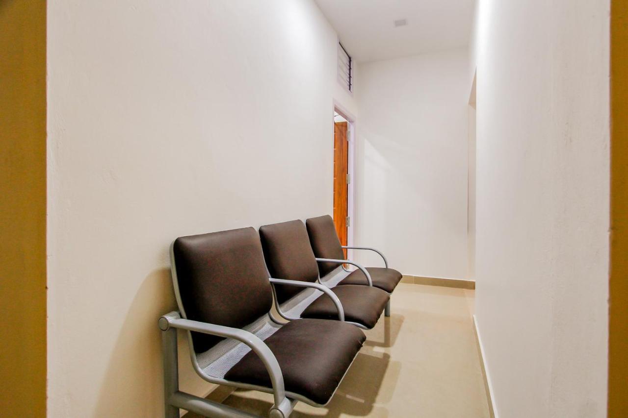 Oyo 69625 Mayuraa Residency 호텔 쿰바코남 외부 사진