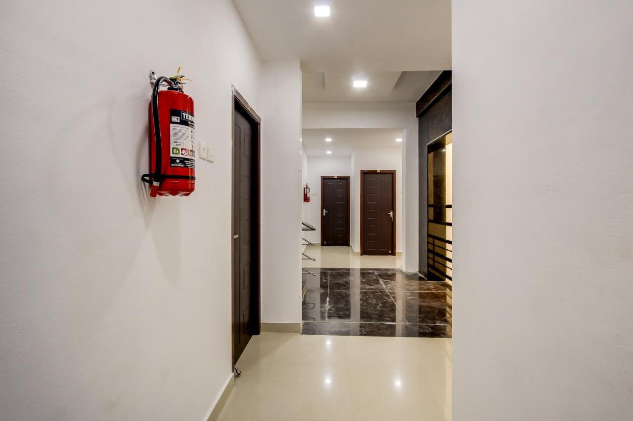 Oyo 69625 Mayuraa Residency 호텔 쿰바코남 외부 사진
