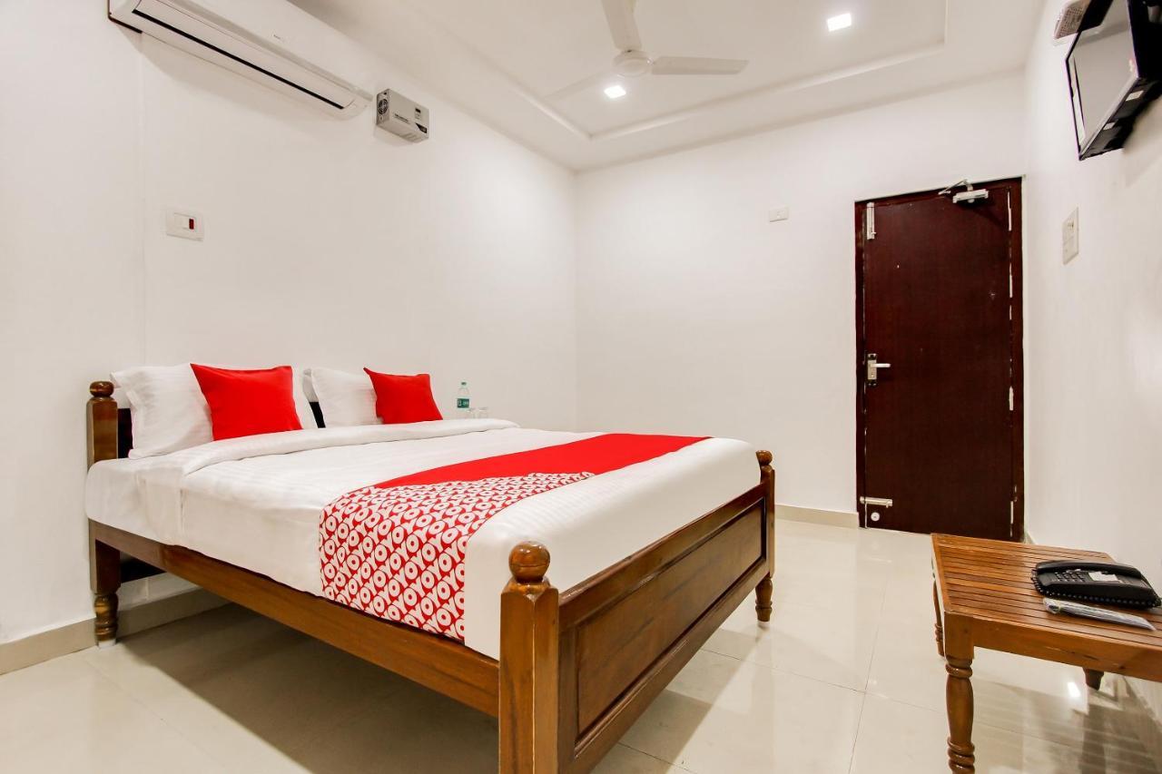 Oyo 69625 Mayuraa Residency 호텔 쿰바코남 외부 사진