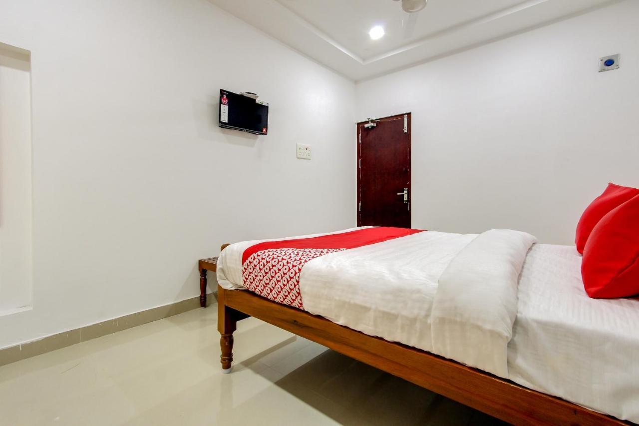 Oyo 69625 Mayuraa Residency 호텔 쿰바코남 외부 사진