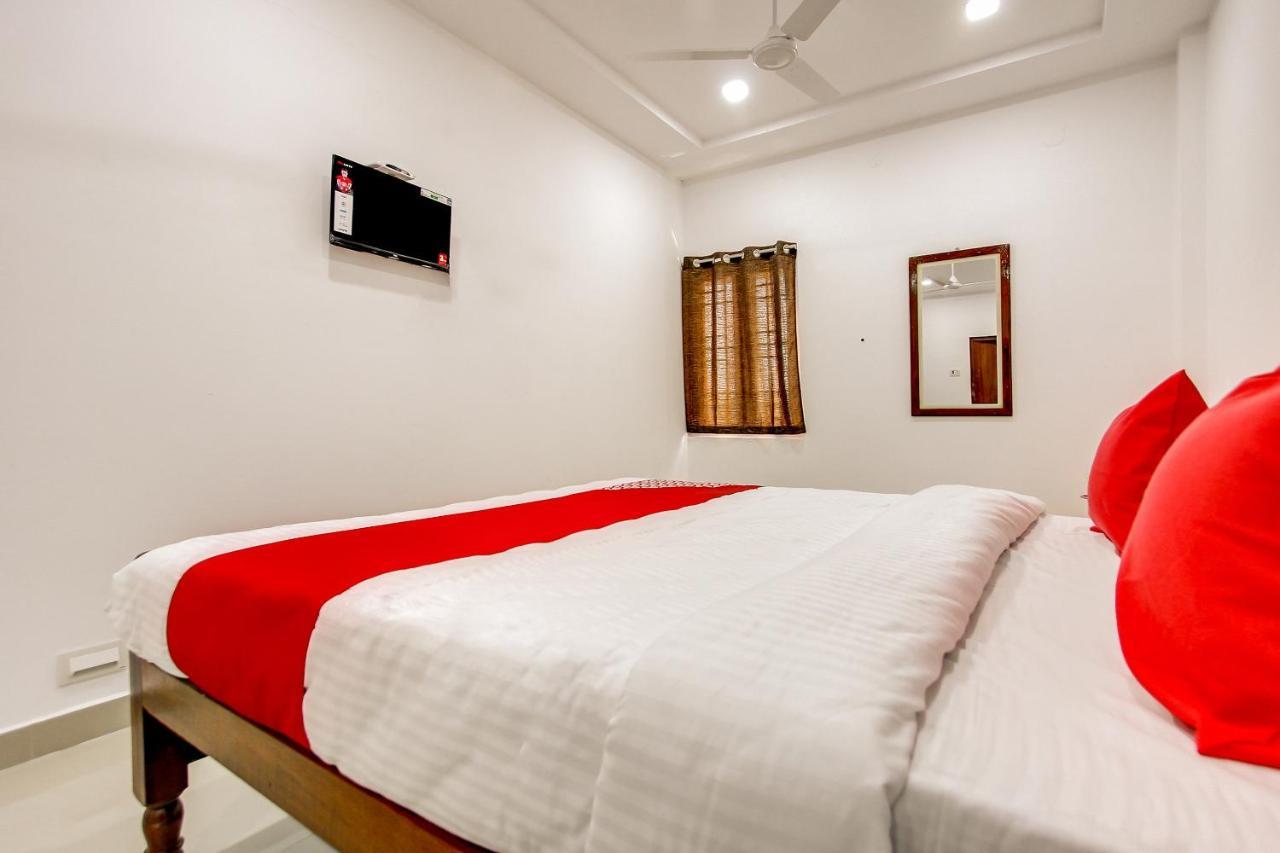 Oyo 69625 Mayuraa Residency 호텔 쿰바코남 외부 사진